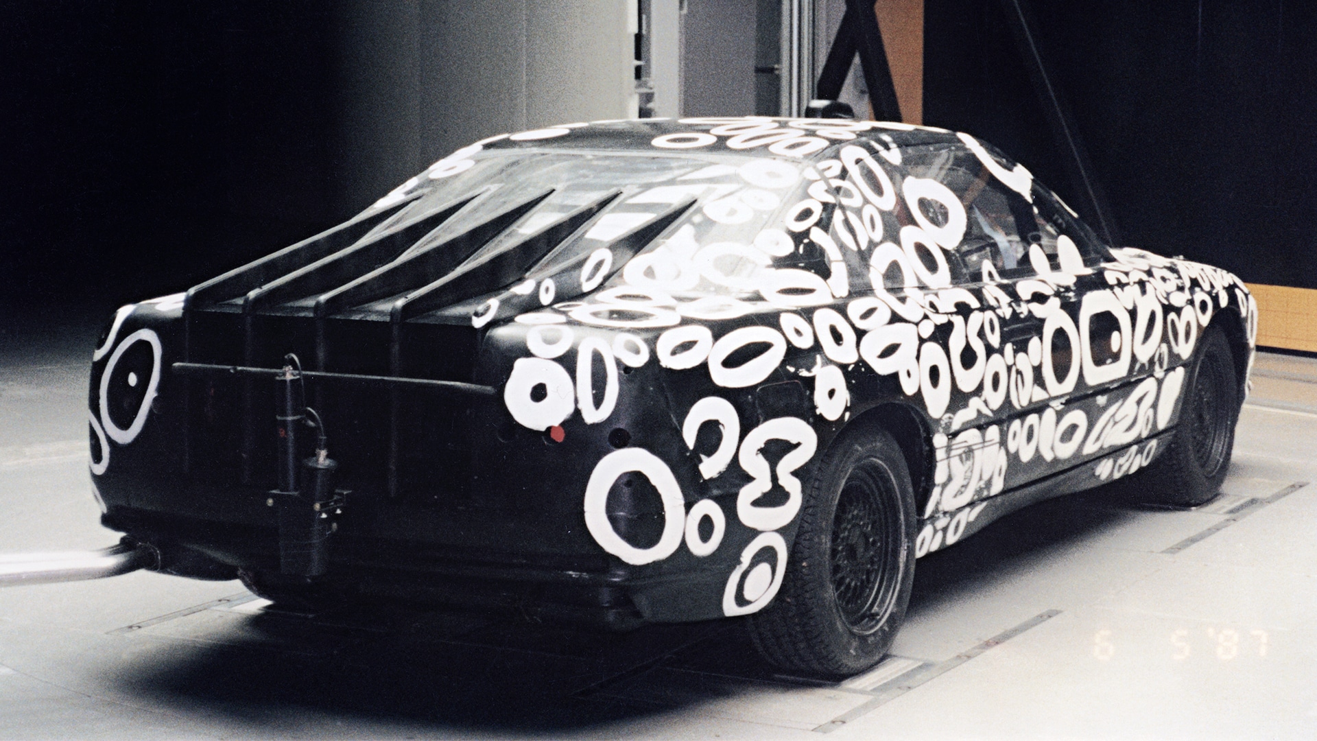 Heckansicht eines BMW Erlkönigs