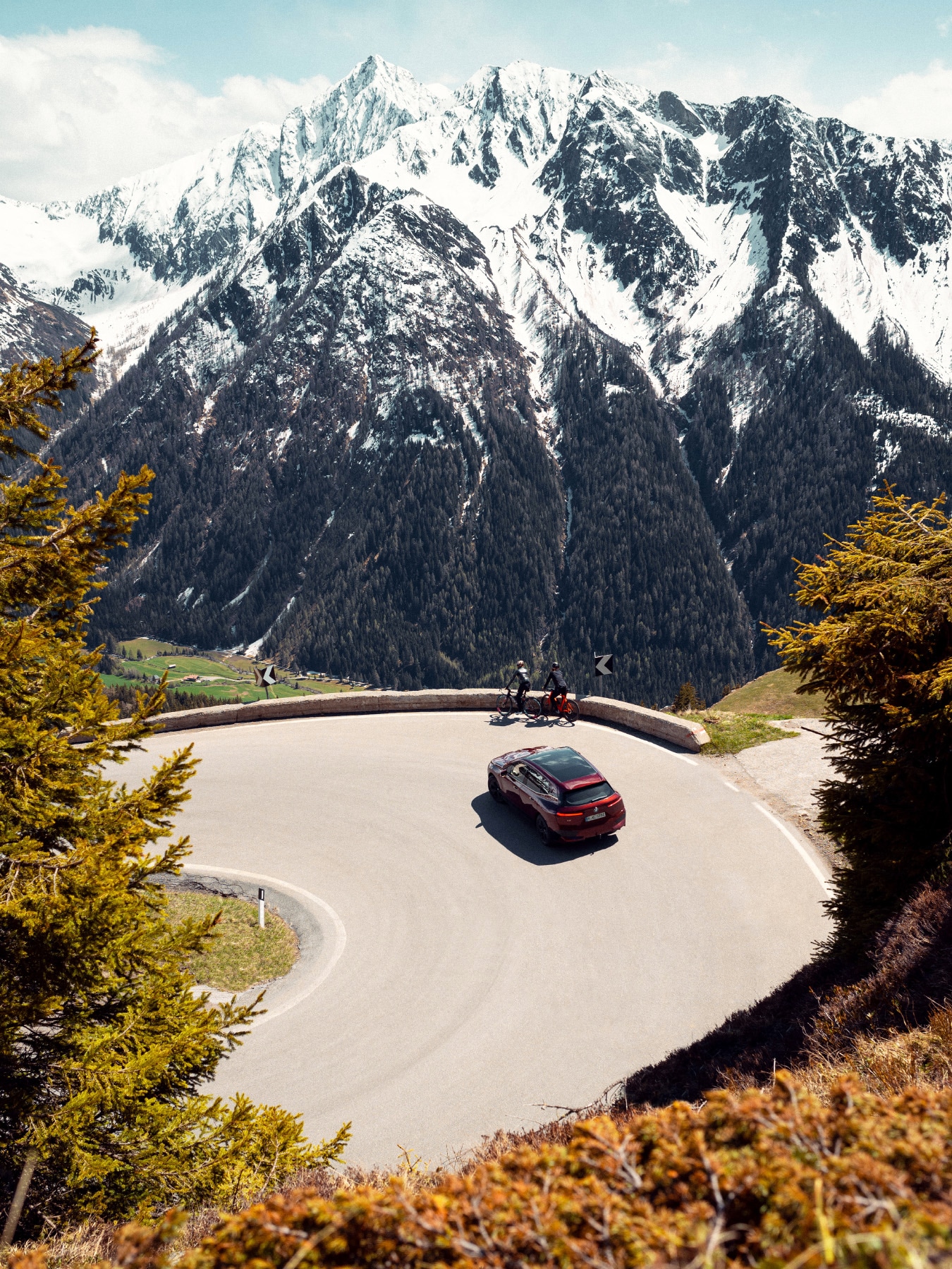 Electric sav, Bmw electric suv, Bike tour, Bike trip, Marie Wilke, Alps tour